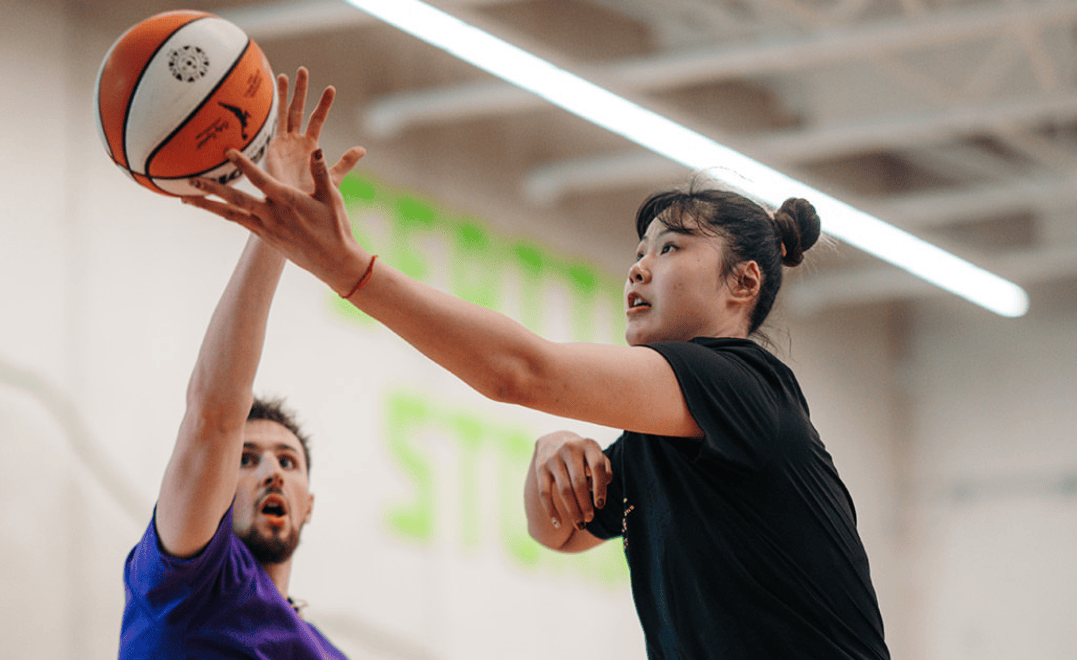 李月汝：中国女篮的强力中锋，她的力量甚至超越CBA大中锋