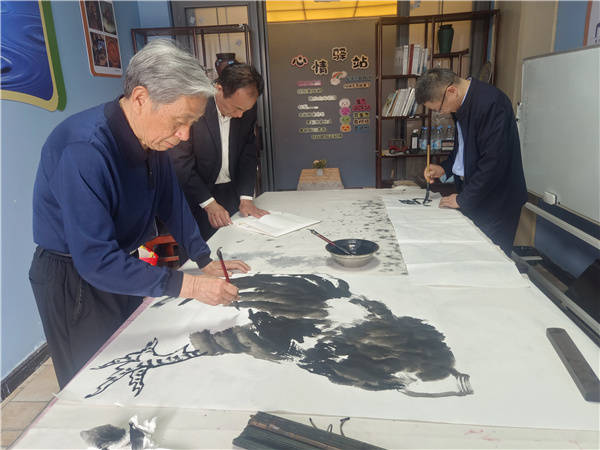 “艺法心悦·共筑和谐”——阜阳市书画法制心理联谊活动成功举办(图3)
