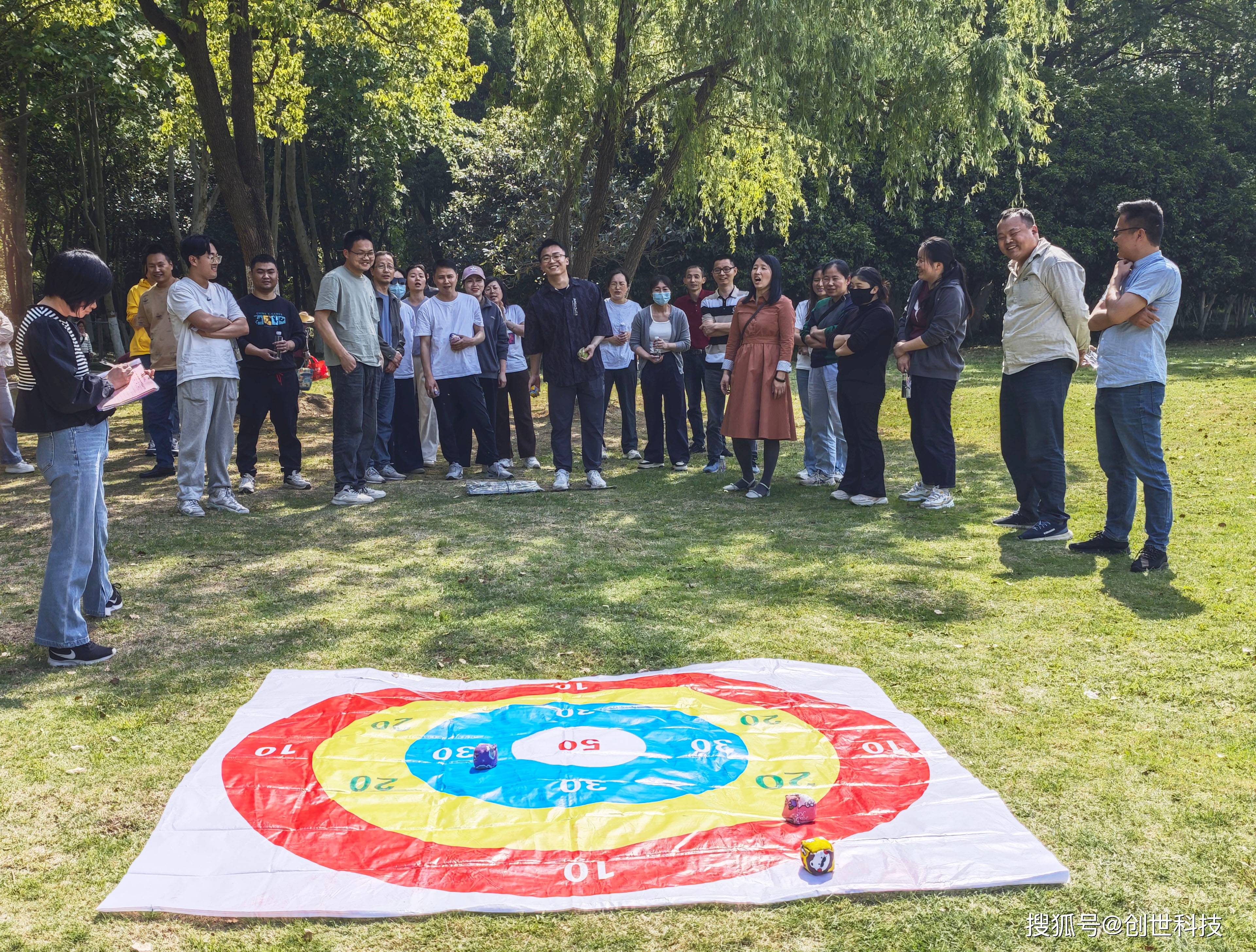 踏春拾趣 团魂凝聚