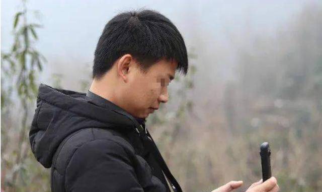 从郑锦阳和杨思涵谈恋爱的时候起,身边的人不止一次