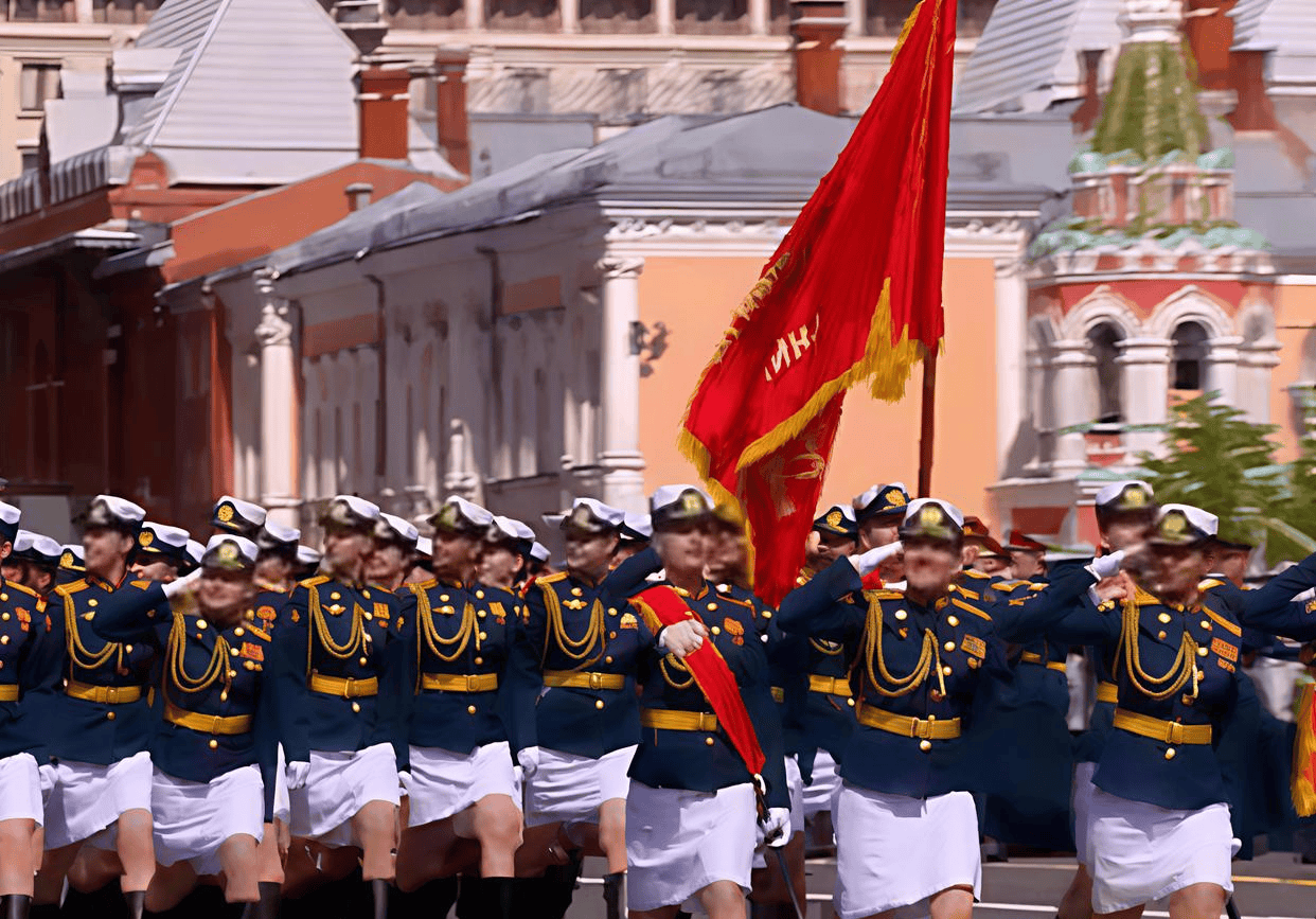 莫斯科红场绽放的铿锵玫瑰：5月9日俄罗斯女兵亮相阅兵场，喀秋莎响起瞬间全场沸腾！_搜狐网