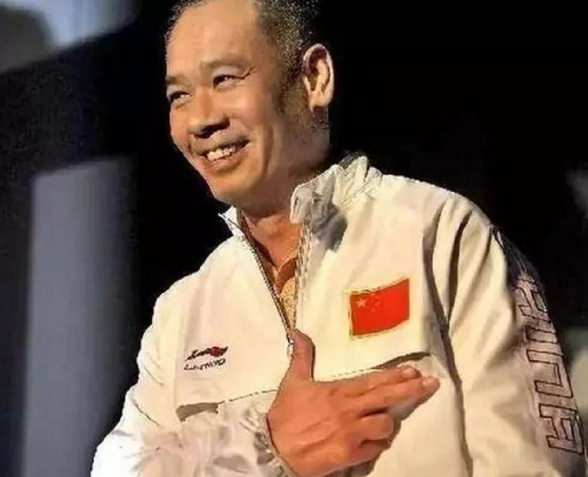 邮报：耐克不慎提前一天泄露切尔西新球衣，随后删除