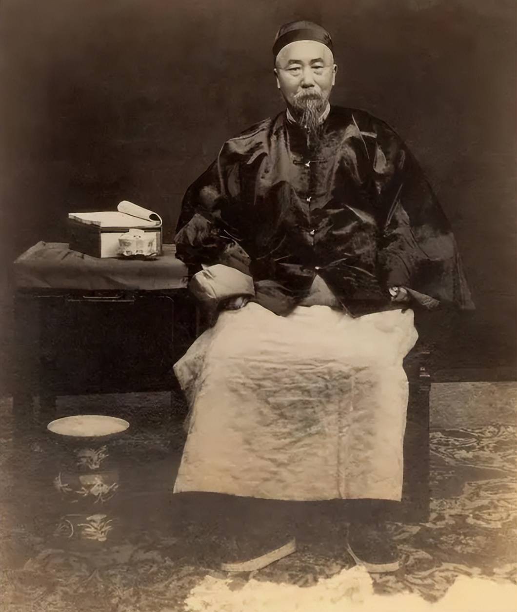 李鸿章宠姬丁香:丁香花园女主人,因一个瓶子离家,被冷落十年