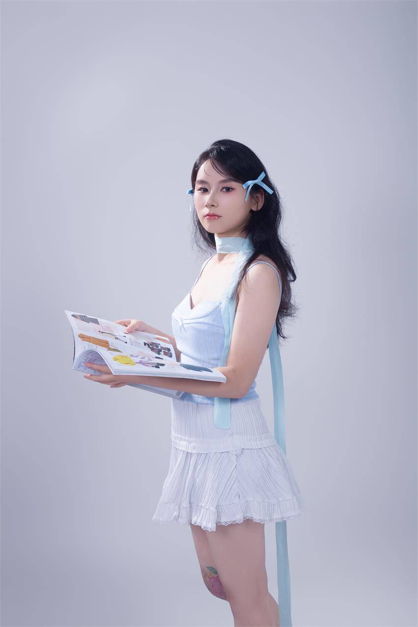黄支凤：柔美魅力，绽放光彩