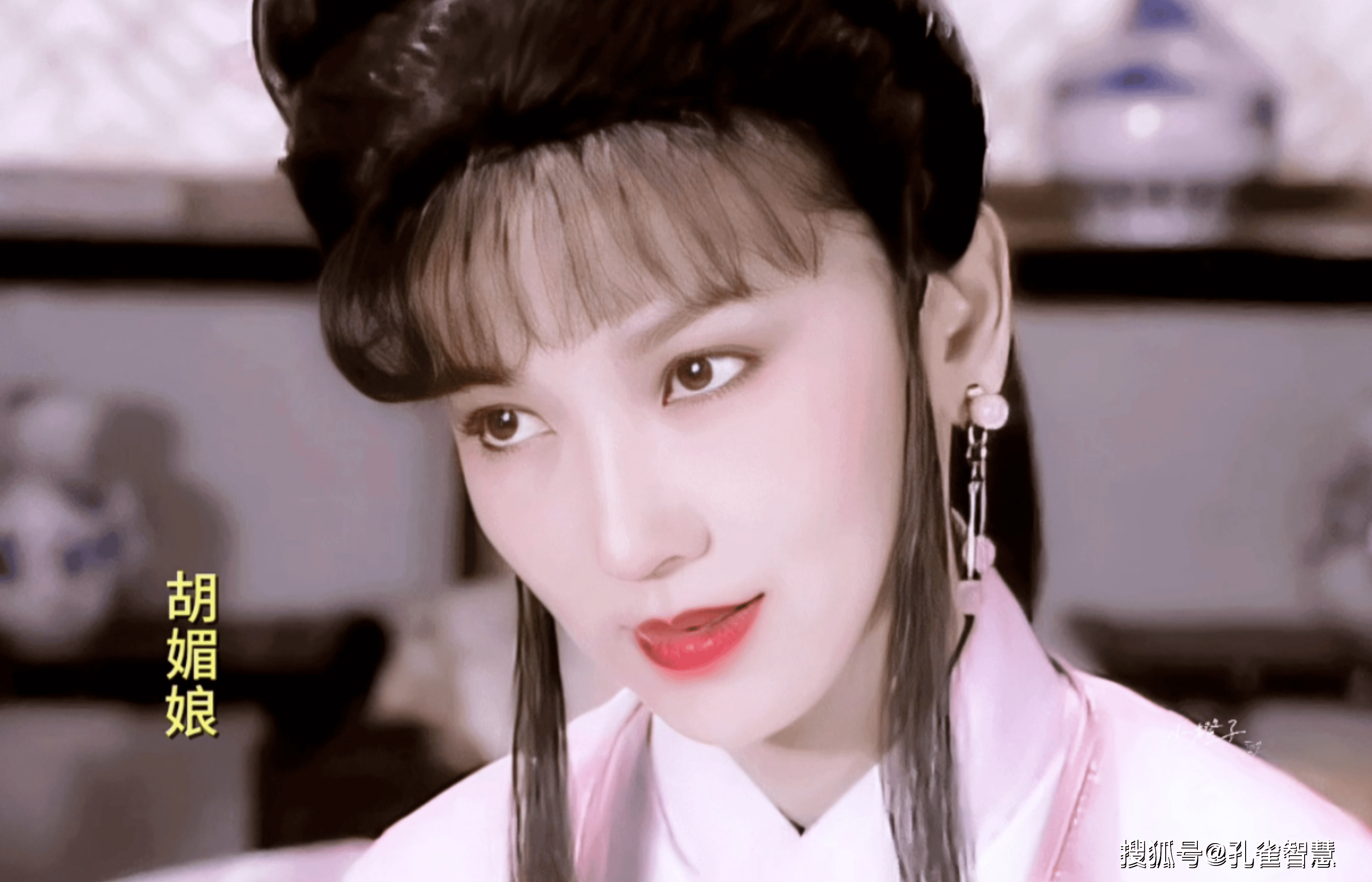 《新白娘子传奇》:变幻容貌很难吗?为何胡媚娘自己做不到呢?