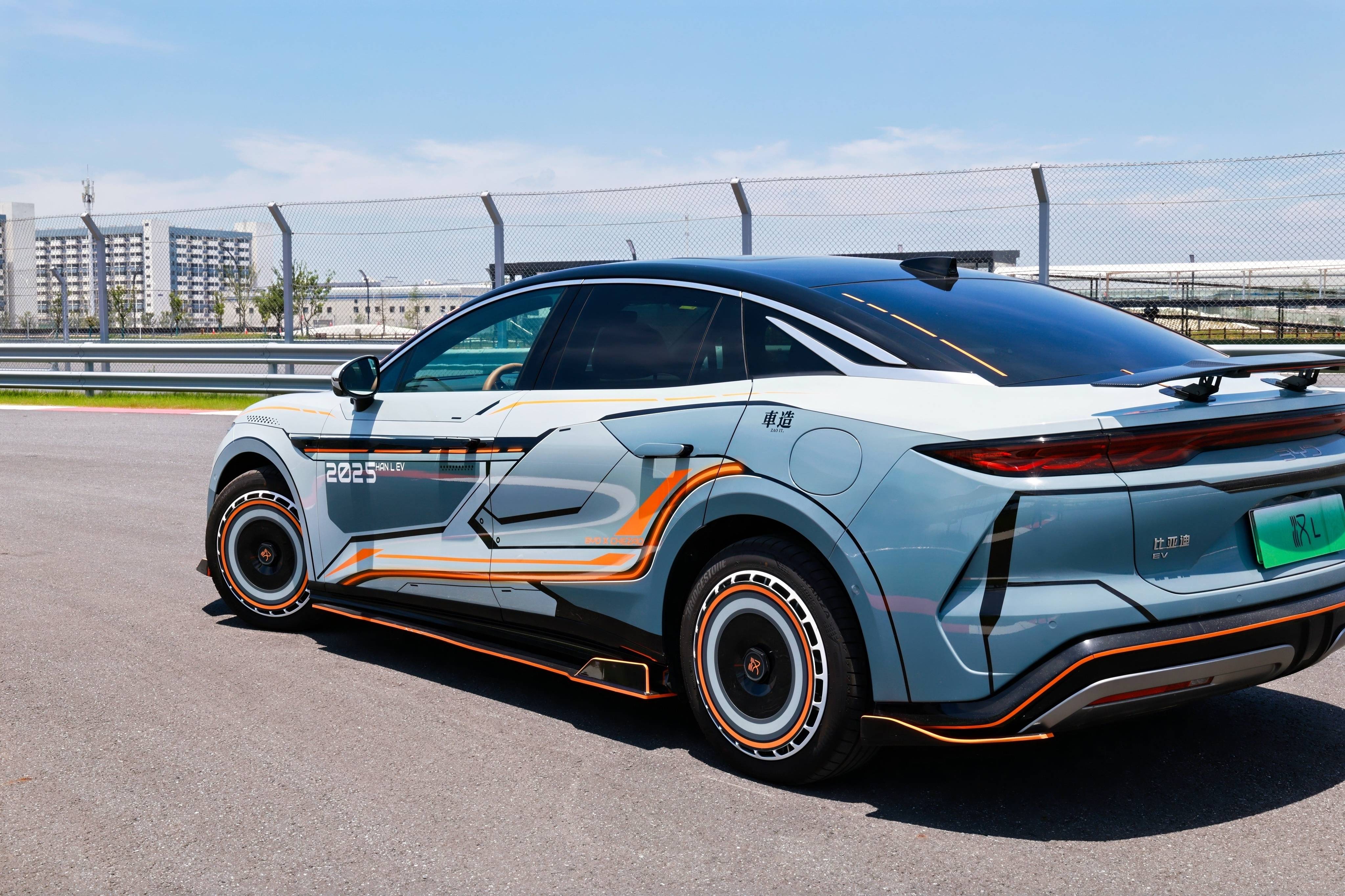 比亚迪郑州全地形赛车场8月14日开业