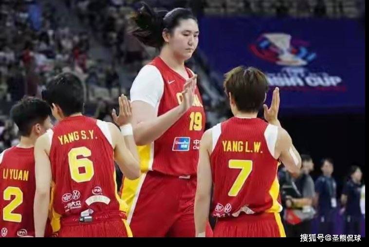 宫鲁鸣是真硬气！缺了李梦李月汝，仍敢喊出亚洲杯夺冠