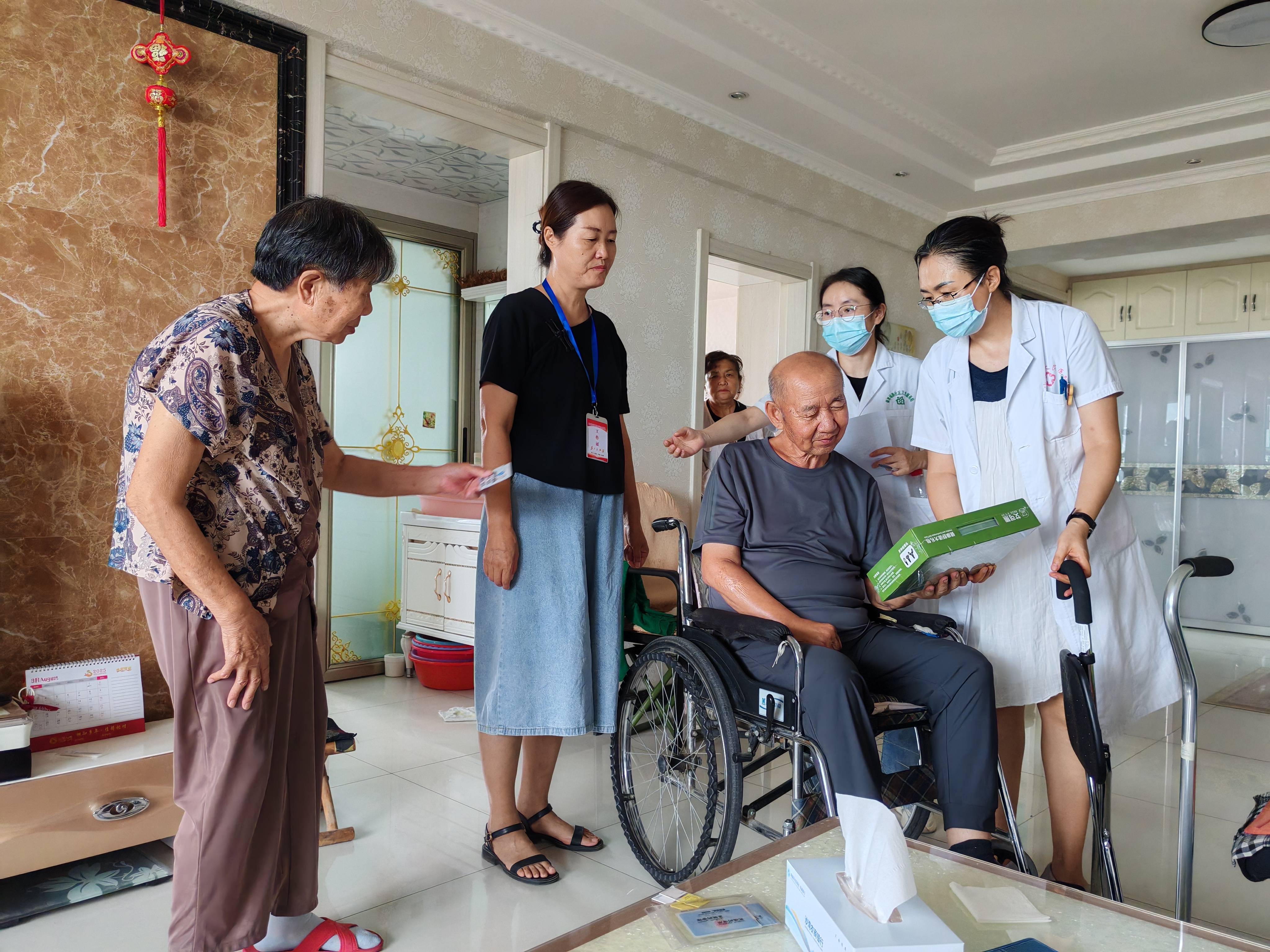 沙湾市团结街道少年路社区党委副书记,居委会副主任于飞表示:"这样的