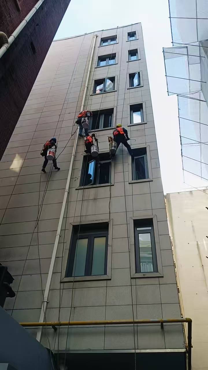 外墙涂料行业新趋势：环保与科技双管齐下