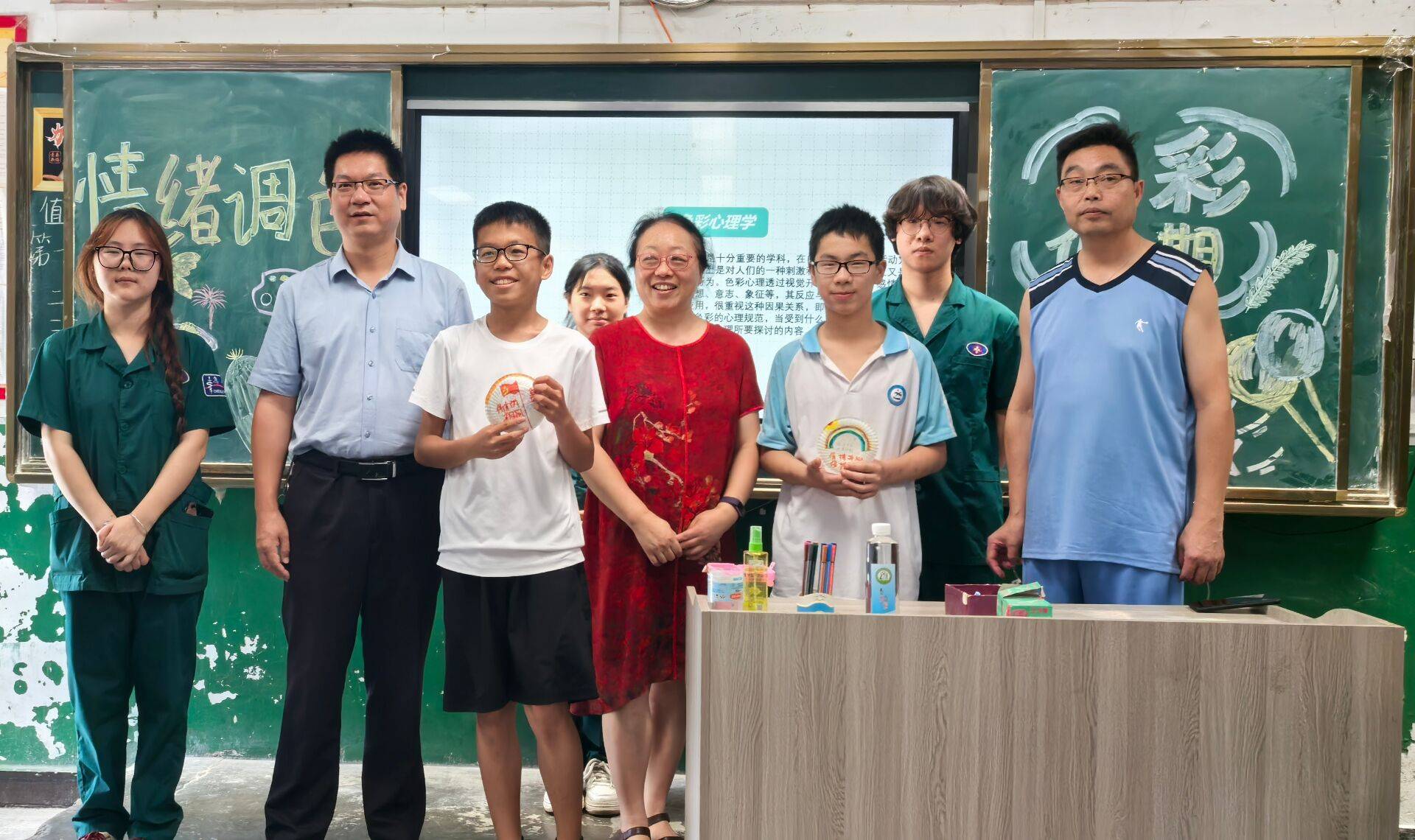 https://q3.itc.cn/q_70/images01/20250908/54f9afb26ebb46a6a290947ef33bb1bd.jpeg