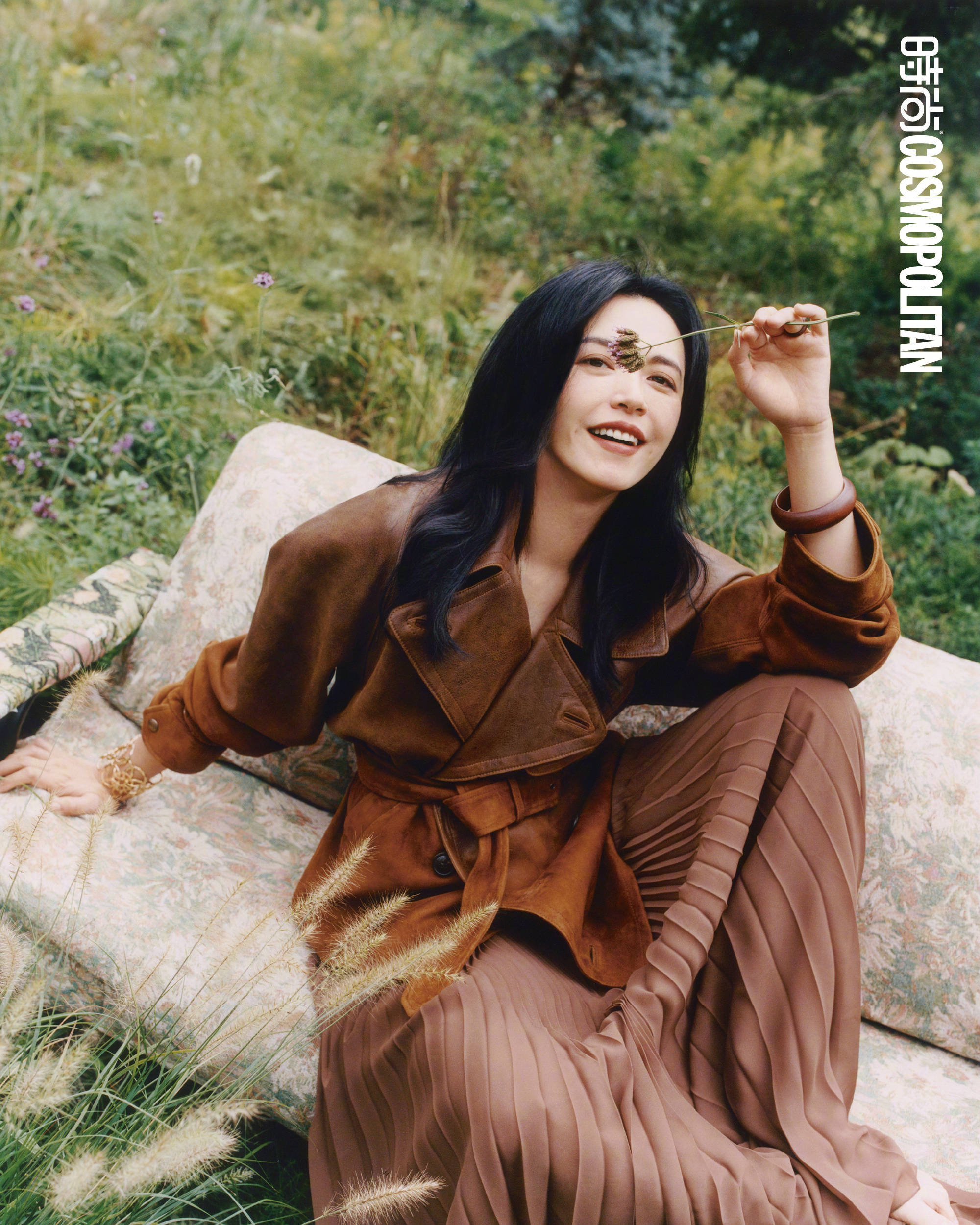 姚晨拍摄秋日共生之境大片 彰显蓬勃生命力