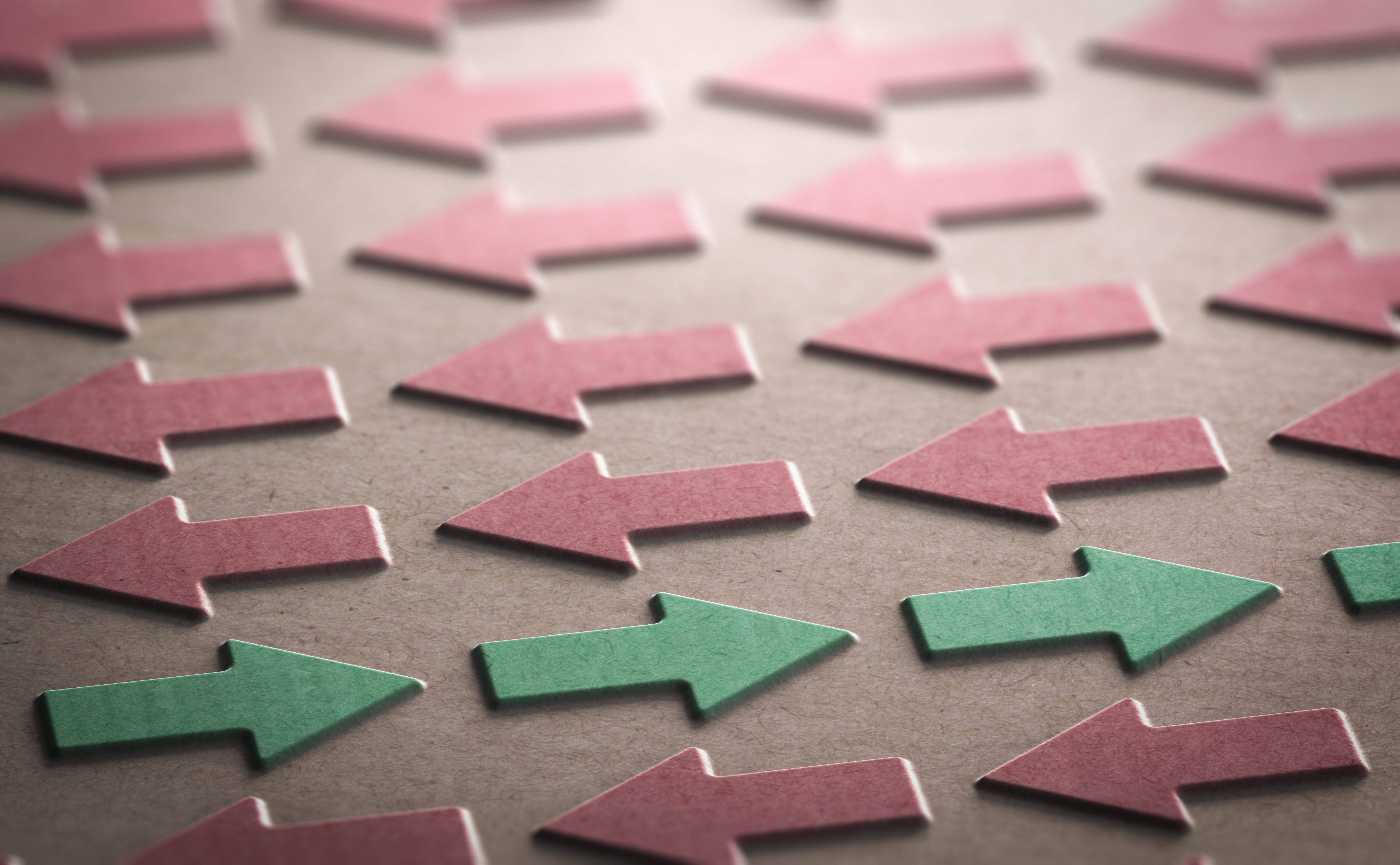 恒通股份季报迷局:营收跌近四成下的利润狂欢与高质押暗礁(图1)