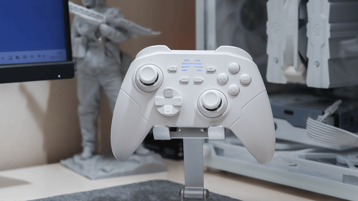 同价位唯一双切震动扳机！北通鲲鹏20绝尘白用自研技术打造入门手柄天花板