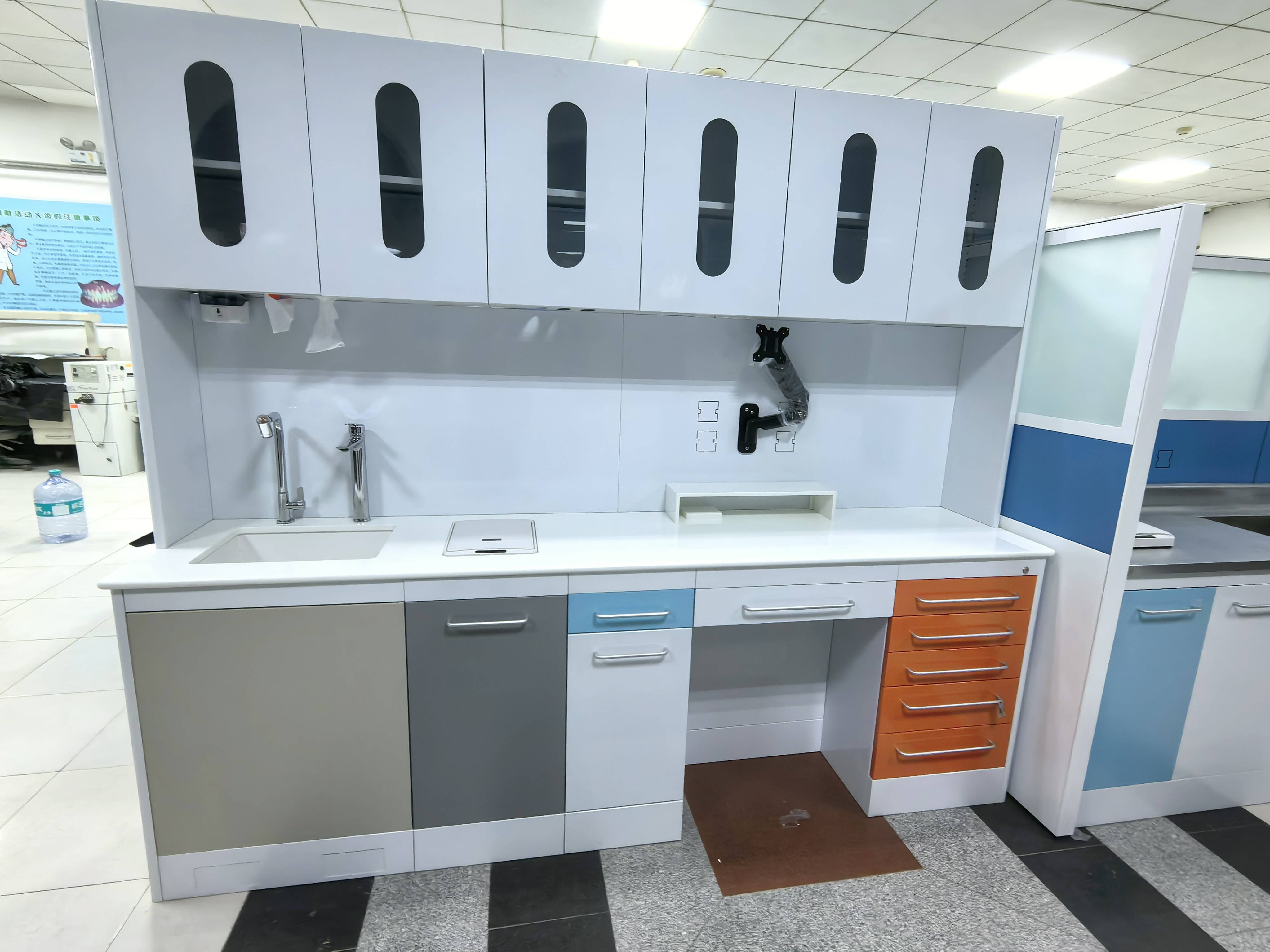 国科仁康亮相2025北京国际口腔展,定制化专业口腔边柜解锁口腔诊疗