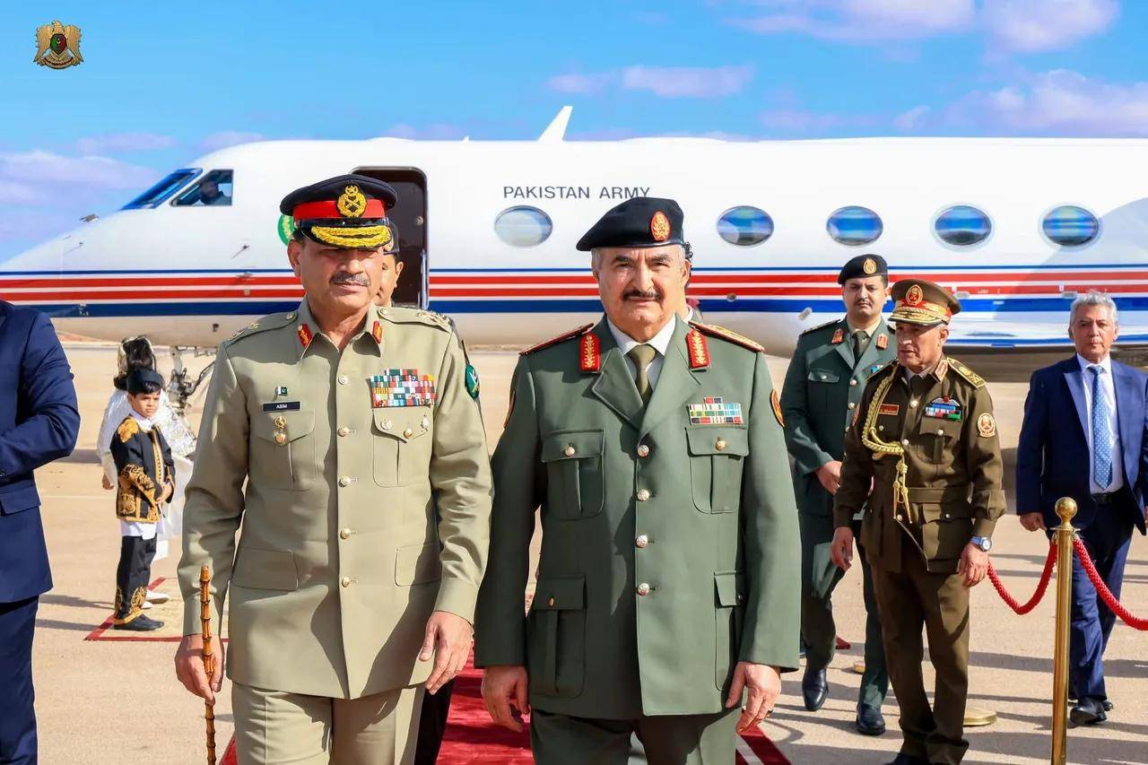 现在伊朗最无奈的人应该是佩泽希齐扬吧，当初要求与老美谈判好缓和关系，但就是不让谈_搜狐网