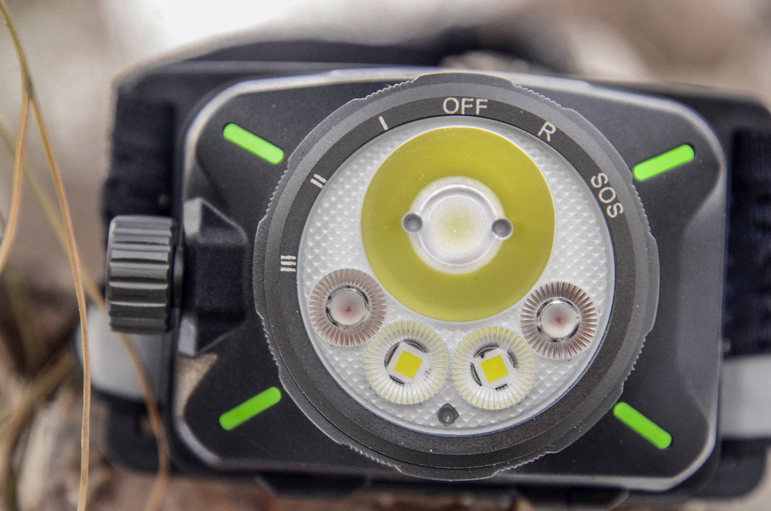 消解夜色里的不安与不便,重新定义实用照明:纳丽德 eStar头灯