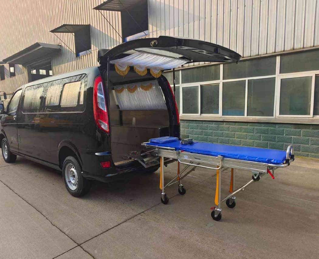 殡仪车出租转运护送服务,随时出发,遗体骨灰运送返乡,按公里收费10元