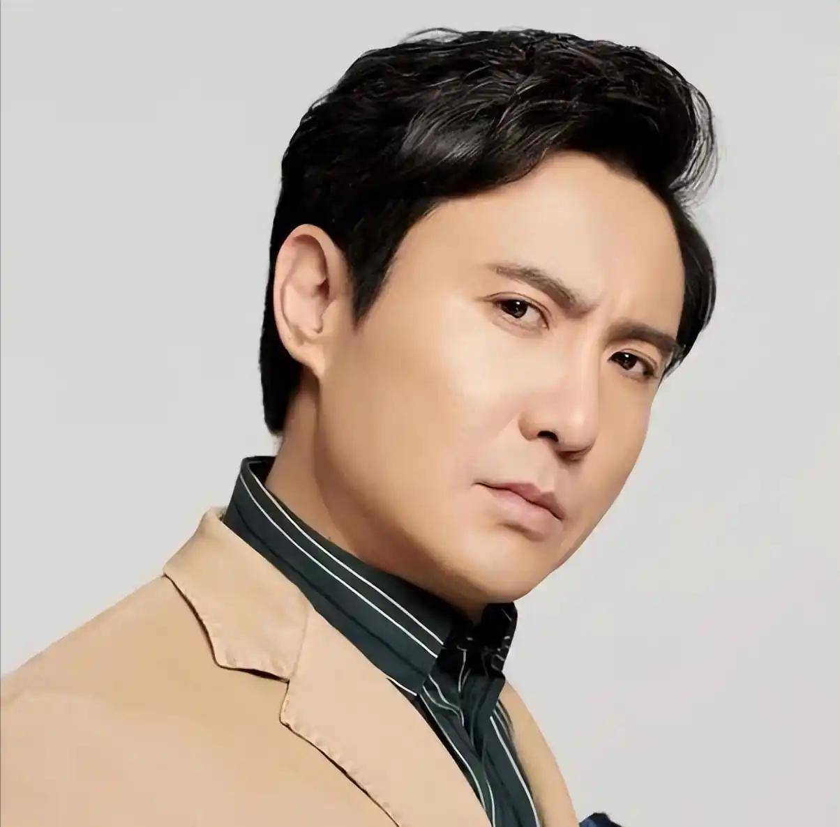 原创            长在全民笑点上，沈腾从话剧舞台到票房神话，每一步都靠实力打底