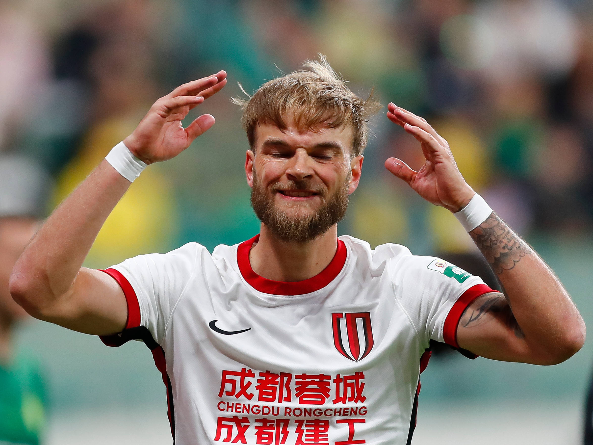 带刀铁卫告别！蓉城后卫莱切特宣布退役 曾入选中超赛季最佳