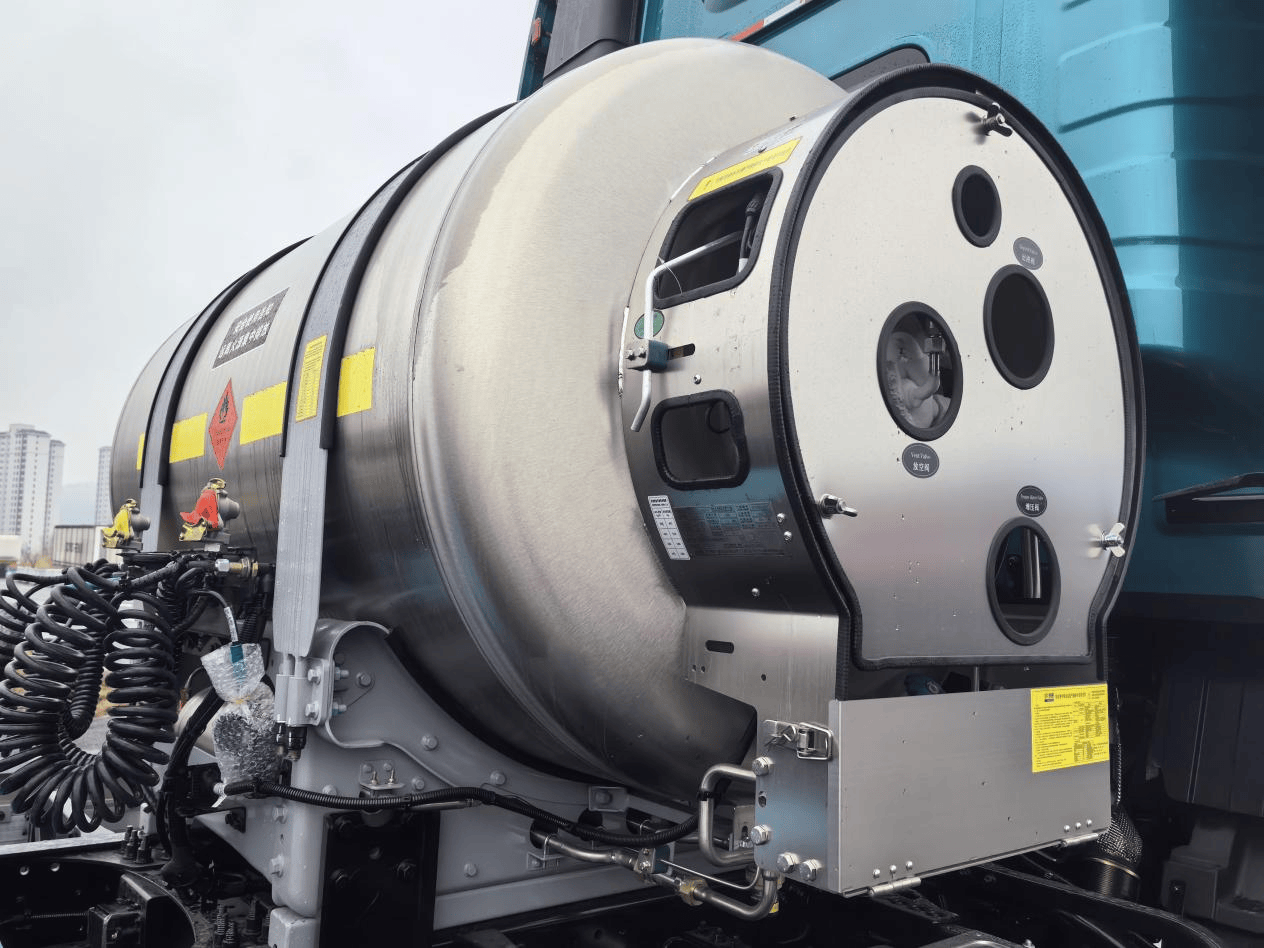 什么车让400卡友争先恐后体验?抢先试驾东风天龙KH第7张-汽车探索网 什么车让400卡友争先恐后体验?抢先试驾东风天龙KH第7张