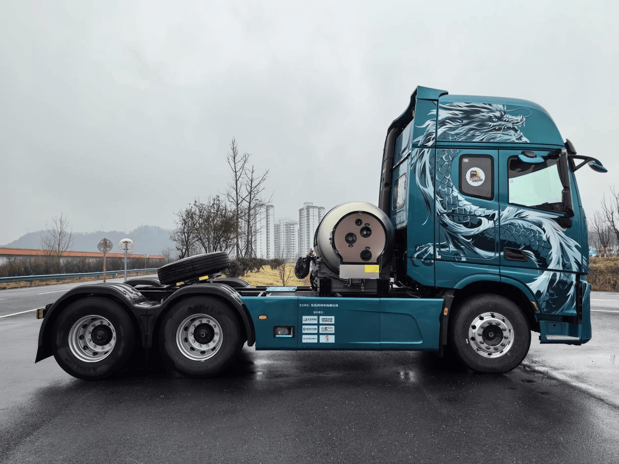 什么车让400卡友争先恐后体验?抢先试驾东风天龙KH第10张-汽车探索网 什么车让400卡友争先恐后体验?抢先试驾东风天龙KH第10张