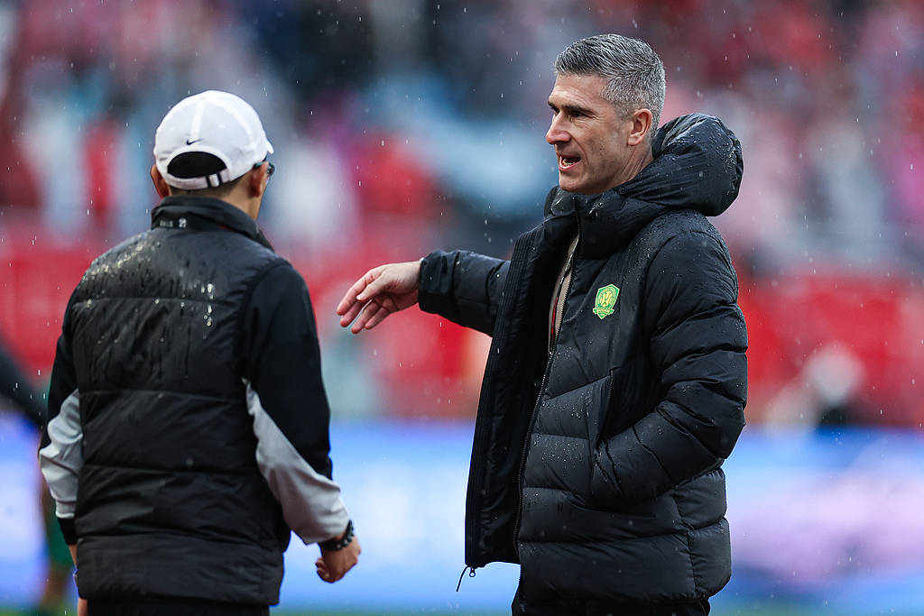 国安主帅：我为所有人感到骄傲 球队像个大家庭一样作战