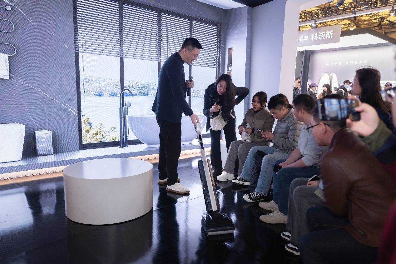 《AWE观察:添可芙万Station View洗地机发布 引领智能清洁体验飞跃》