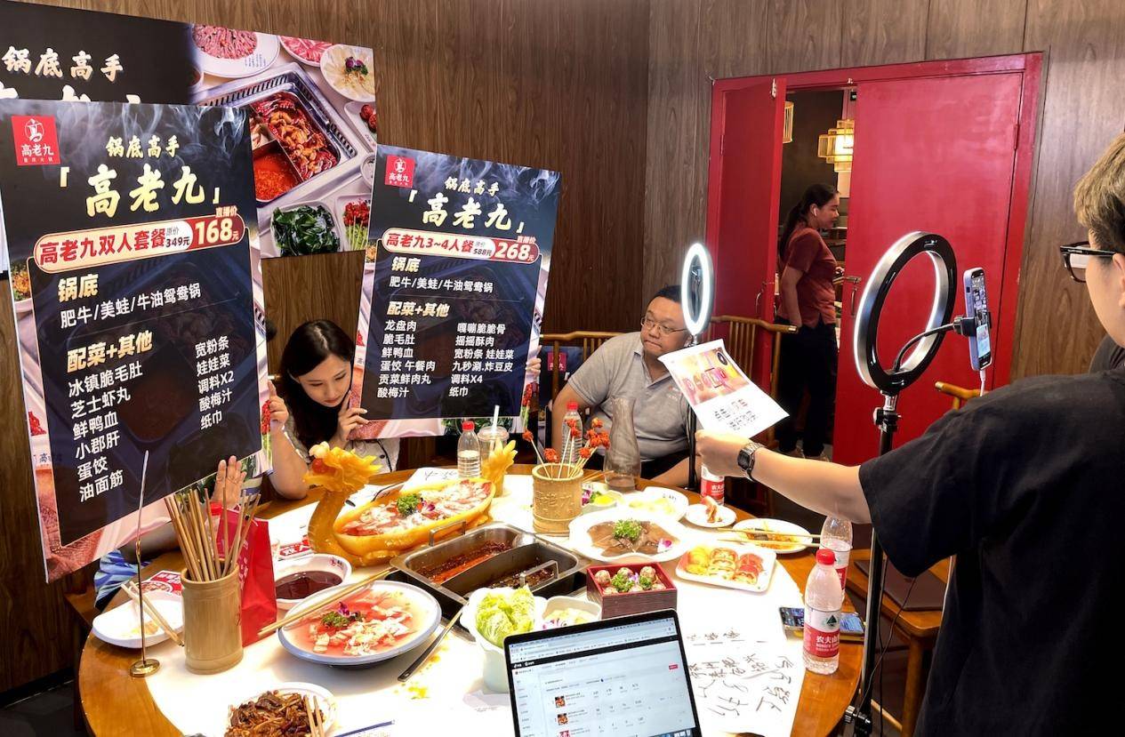 绑定本土产业的新一代「蓝翔」，是年轻人的新出路吗？-锋巢网