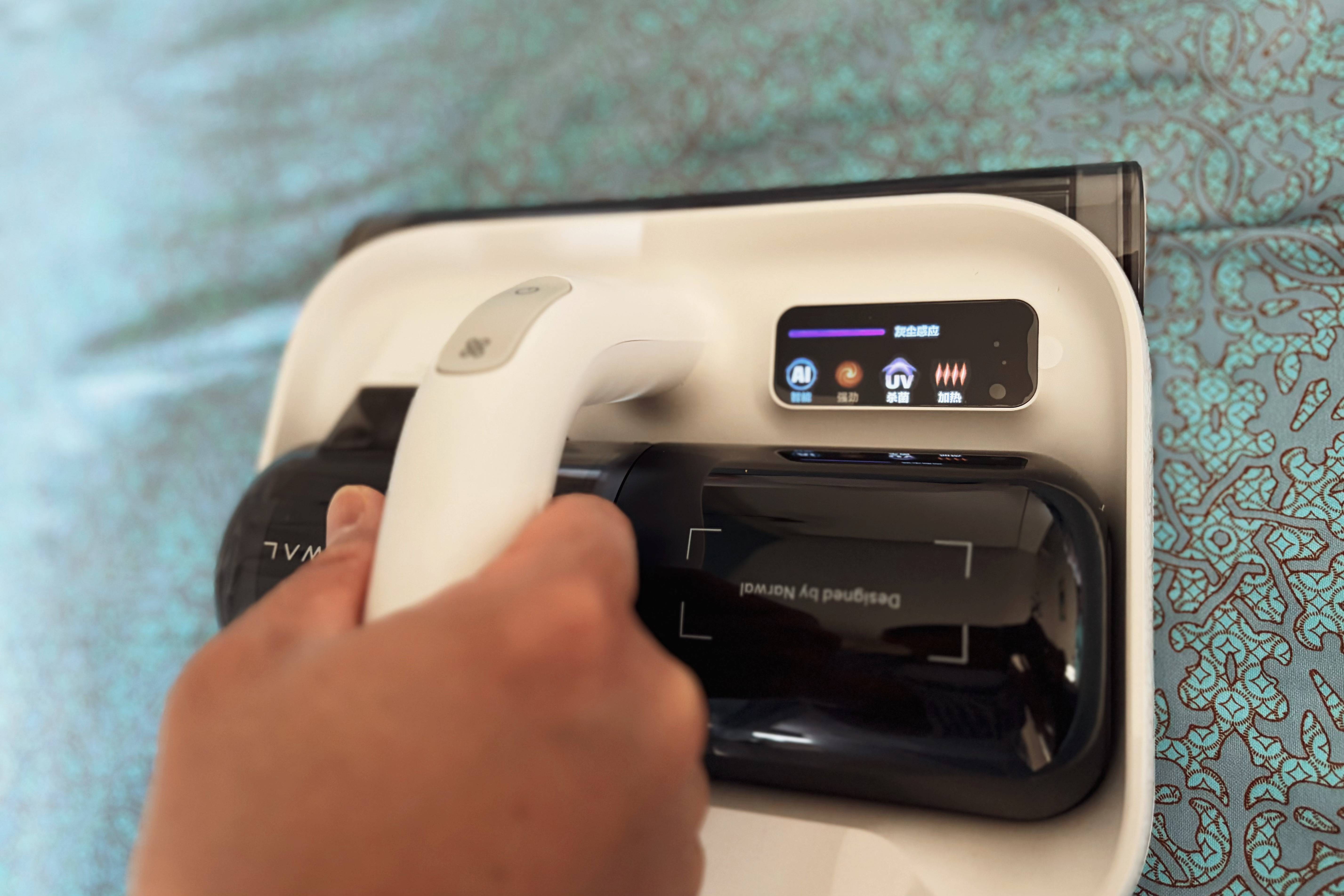 《用过才知道:专业除螨仪和吸尘器真的不一样|云鲸除螨仪U50有线款深度评测》