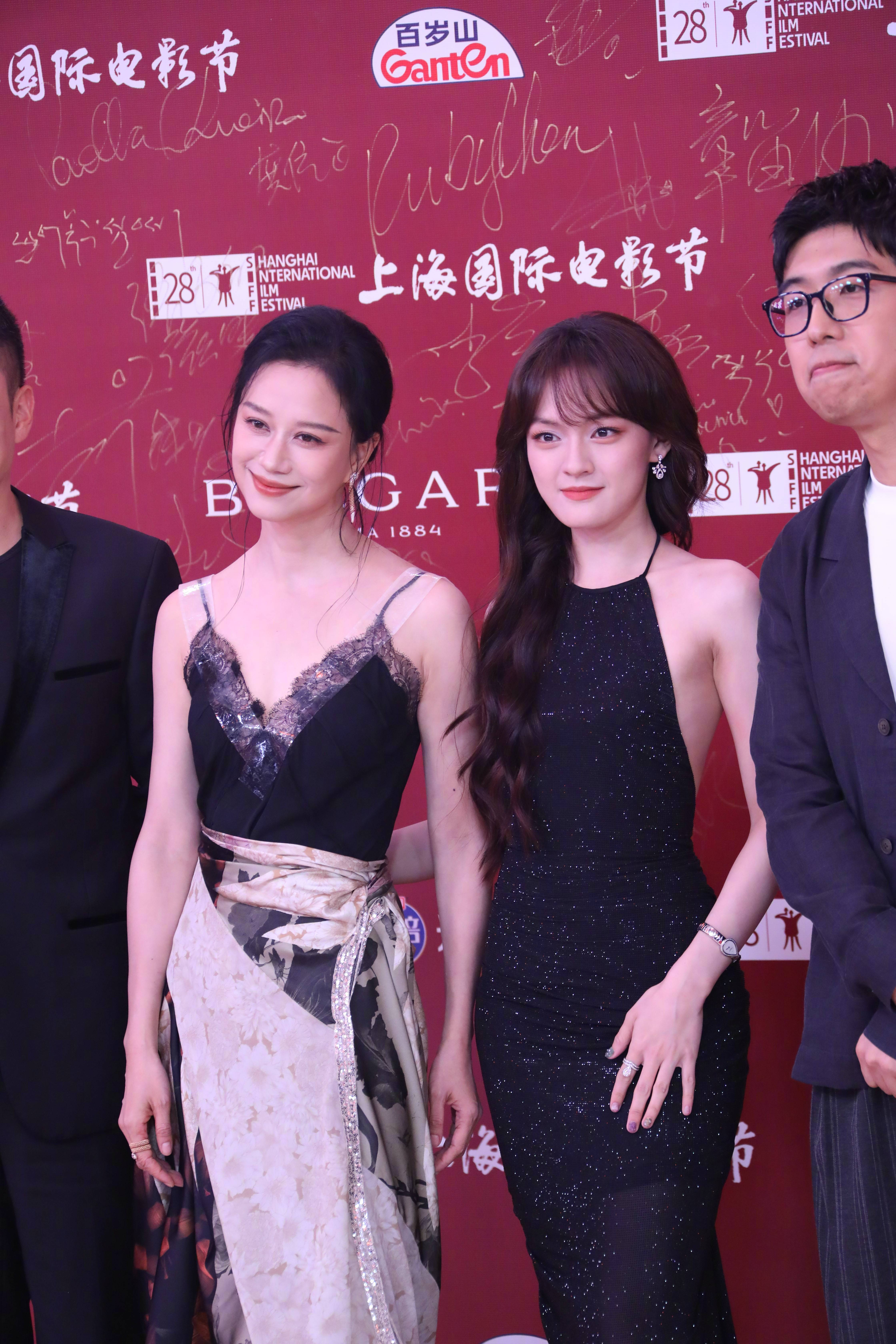 《燃烧吧，爸爸》剧组亮相上影节闭幕红毯 “母女档”倪虹洁文淇双美同框