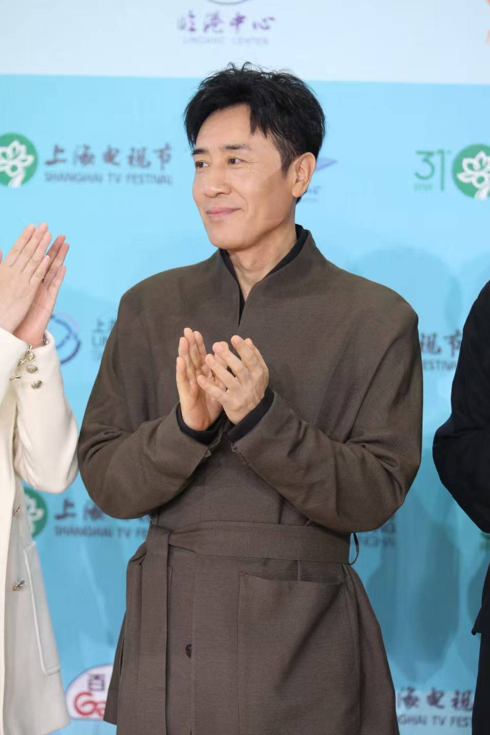 于和伟再夺白玉兰视帝自谦“幸运”，杨紫成首位90后视后哽咽落泪