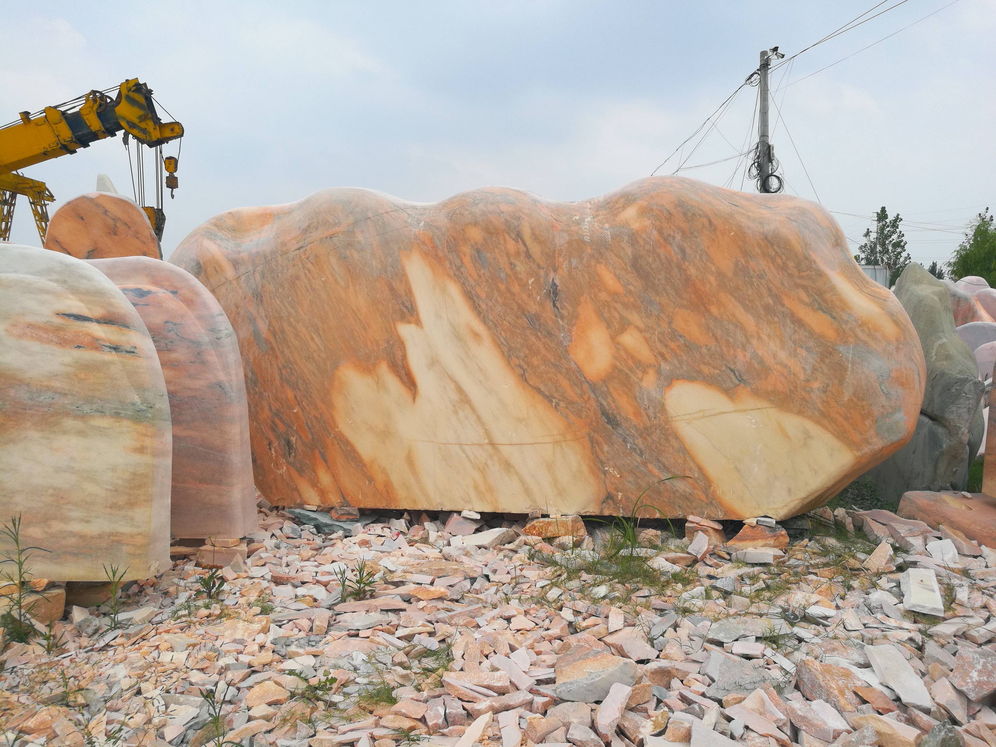 晚霞红景观石产地——南召县