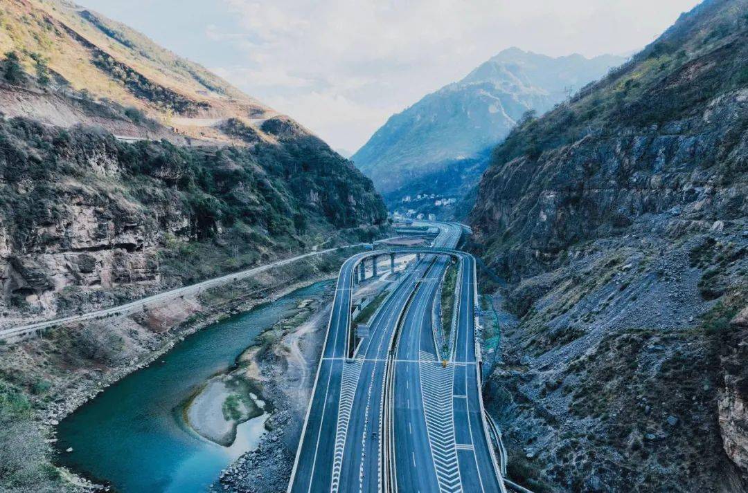 快讯| g7611都香高速公路昭通段全线建成通车_云南_毛利涛_徐有