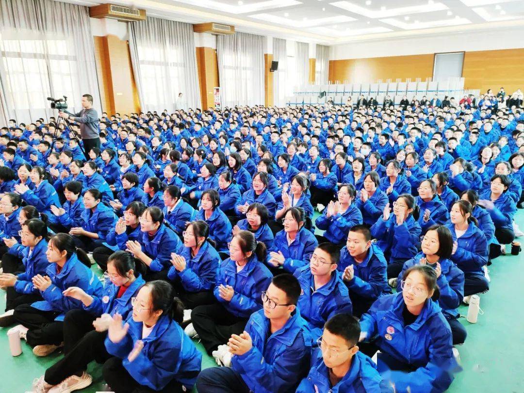 奋进正当时·聚力谱新篇 | 海泉高中举行庆元旦合唱大赛_参赛_班级