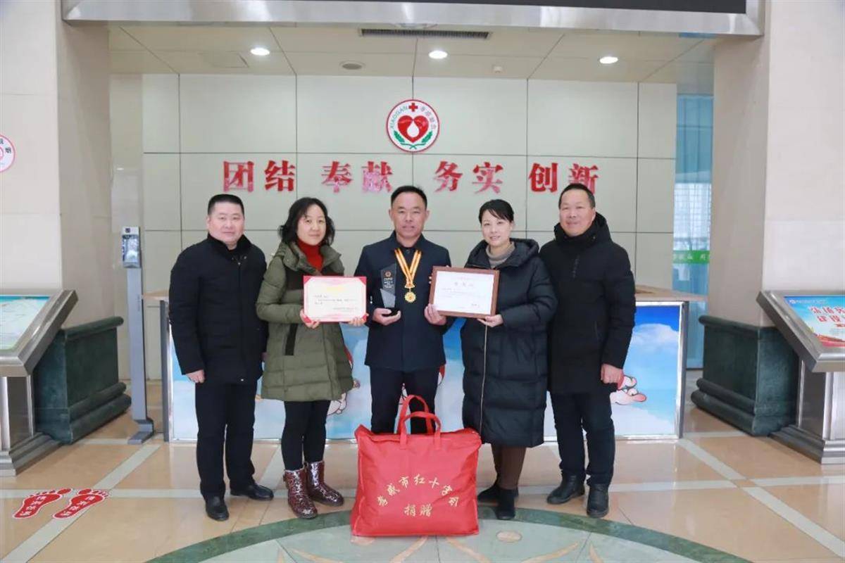 湖北孝感市孝南区杨店镇一个农村家庭中,老母亲病逝后捐献遗体,儿子