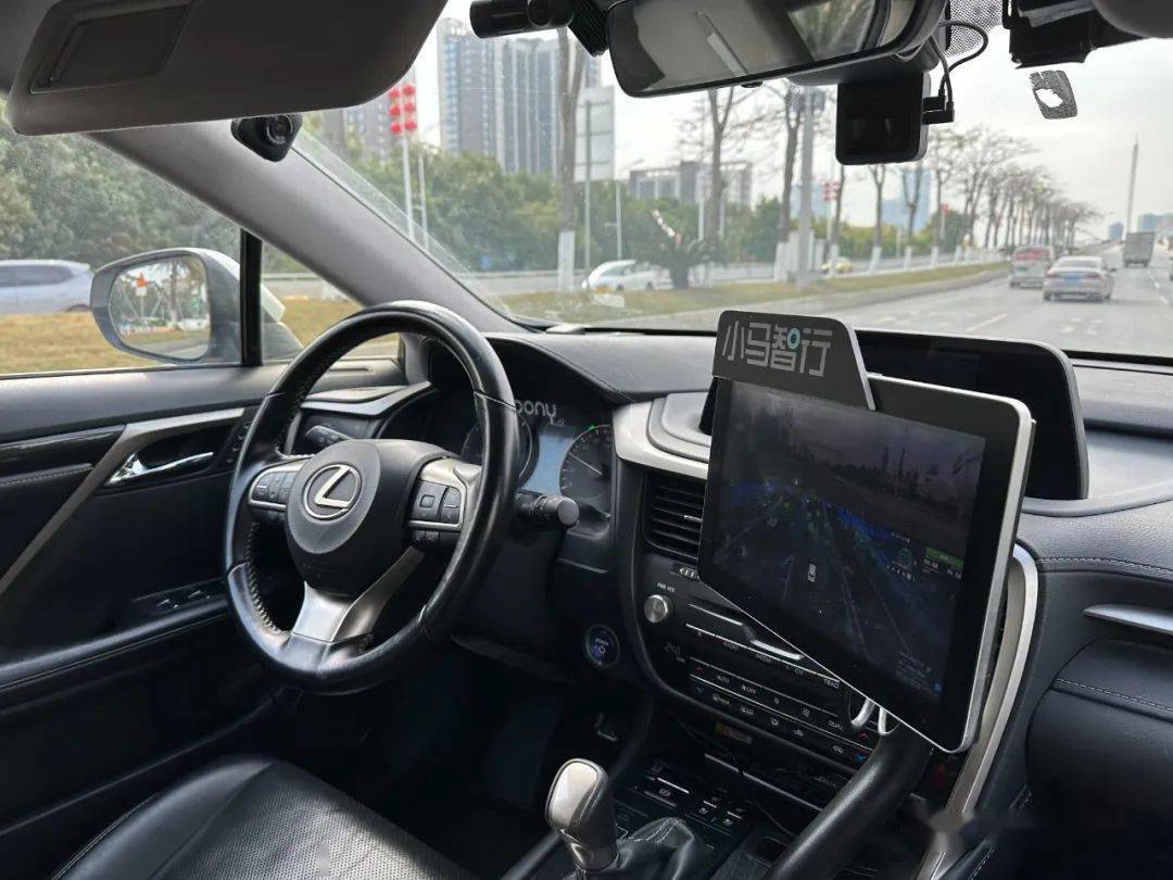 "全无人驾驶"出租车在南沙开始收费运营