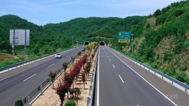 文登至莱阳公路东接g18荣乌高速荣成至文登段,西连s16荣潍高速潍坊至
