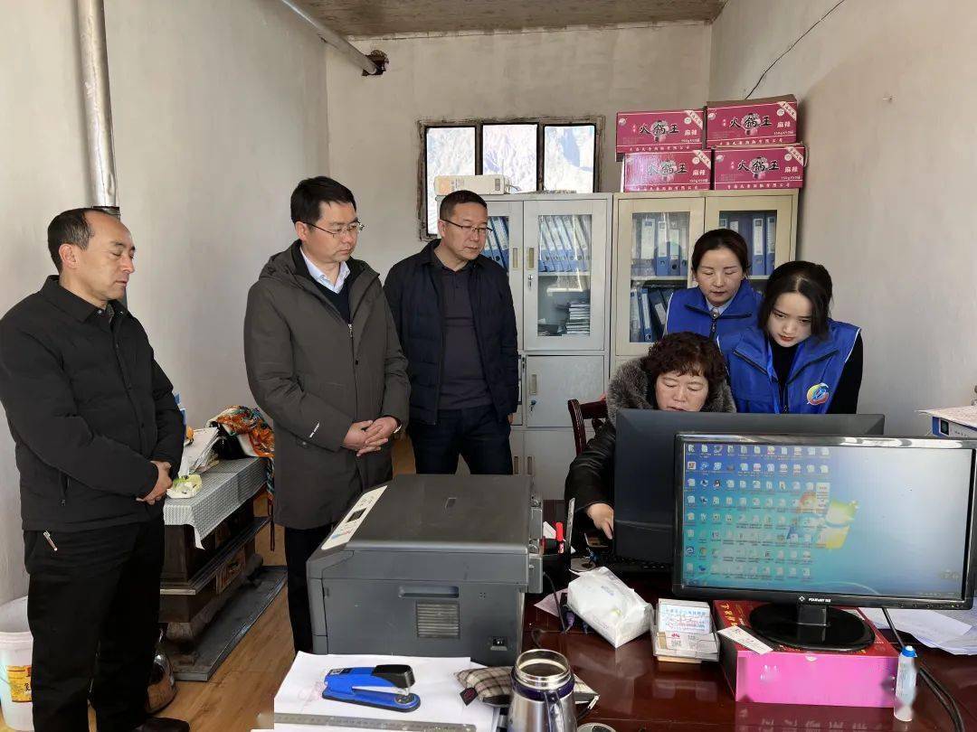 循化县政府副县长韩进祥督导五经普登记工作_普查_经济_全国