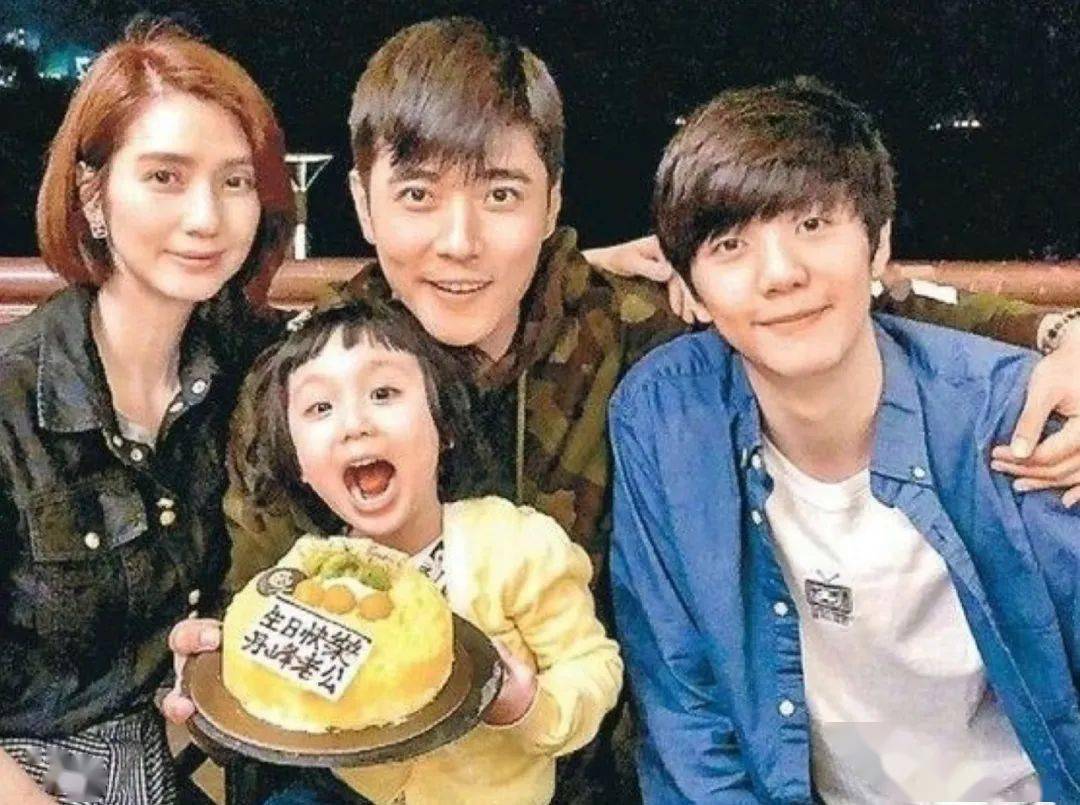 10岁的她完美继承妈妈美貌!_张丹峰_张晞彤_张镐