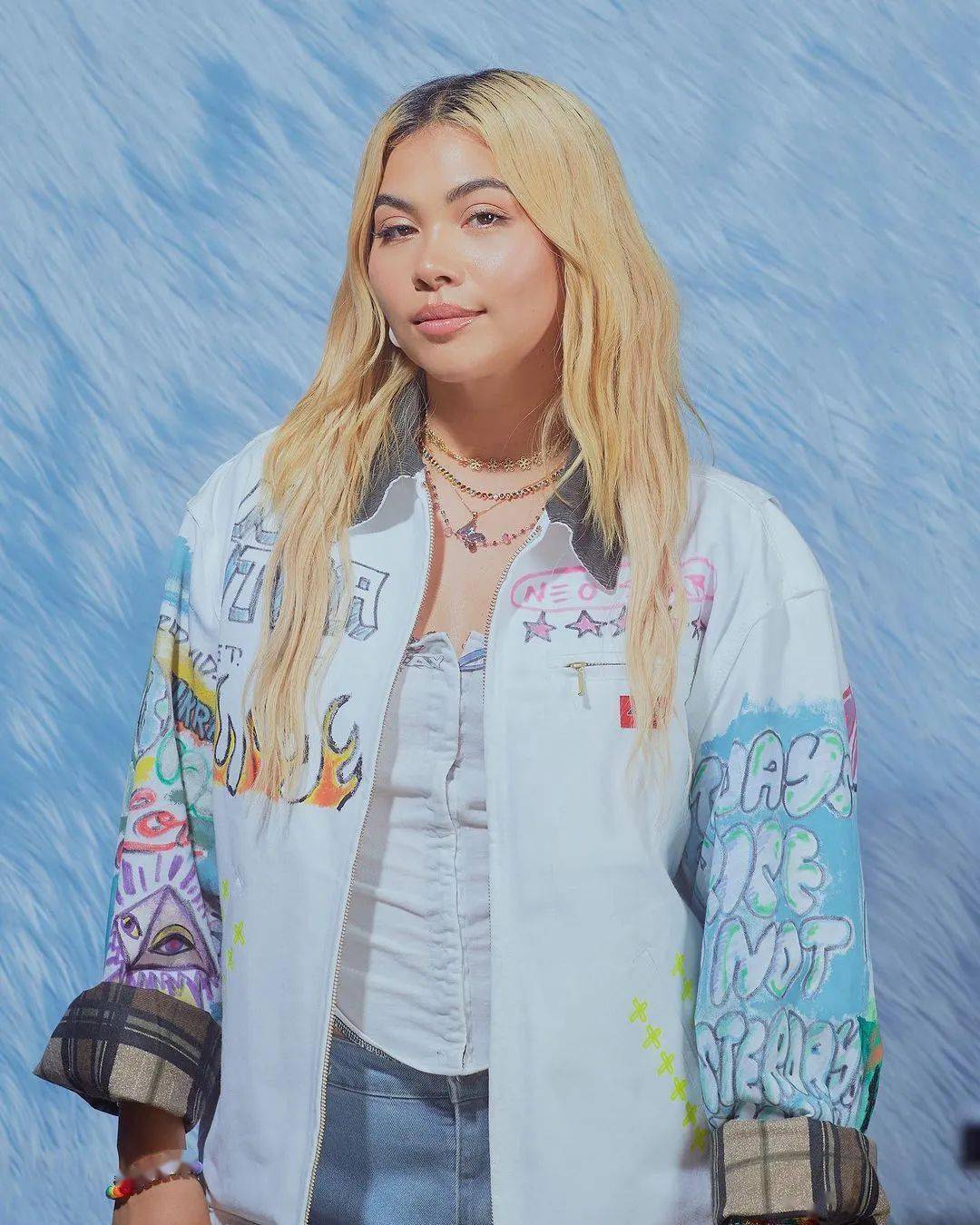 08hayley kiyoko/instagramkiyoko的歌曲經常以酷兒,女性為主題,她