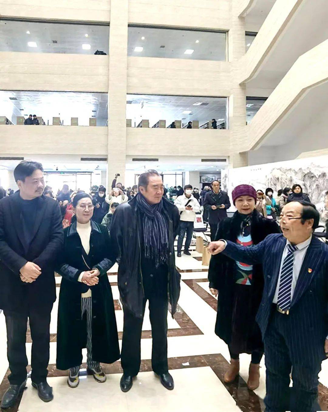 其中有邢亚洲的51米山水巨制,狄少英,姚来义,时全兴,索铁生,张金生
