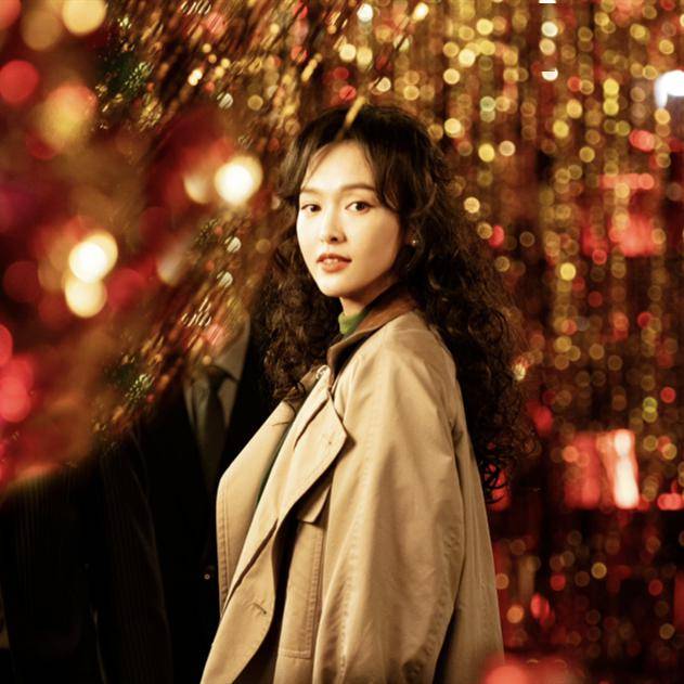 来扒扒最近爆火的《繁花》穿搭,90年代的她们好时髦_汪小姐_唐嫣_西装