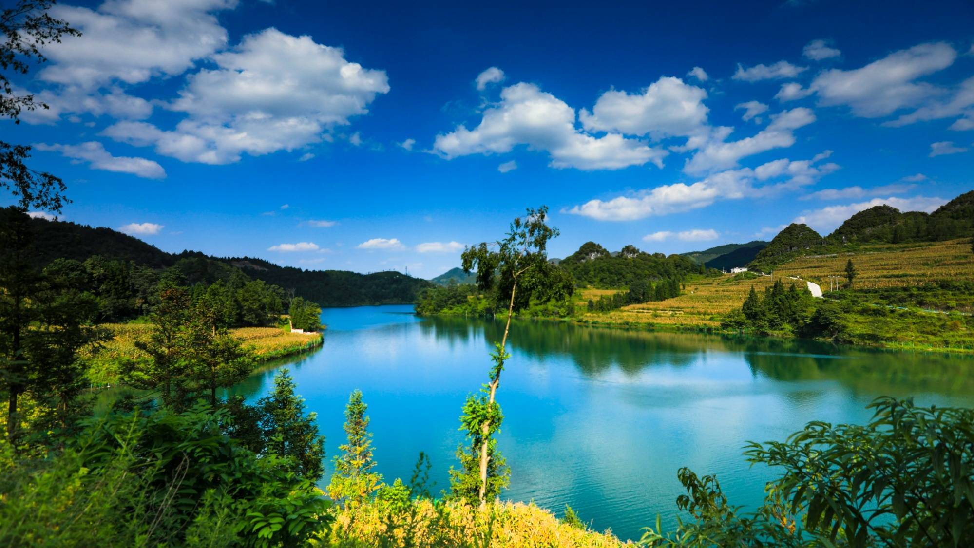 六盘水市旧院水库(六盘水市委宣传部供图)在城区,六盘水借水城河一河