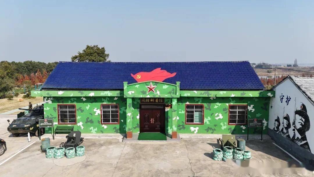 近距离带你看看石首军旅小镇的装甲车,坦克,大炮,飞机等_桥堰_高基庙