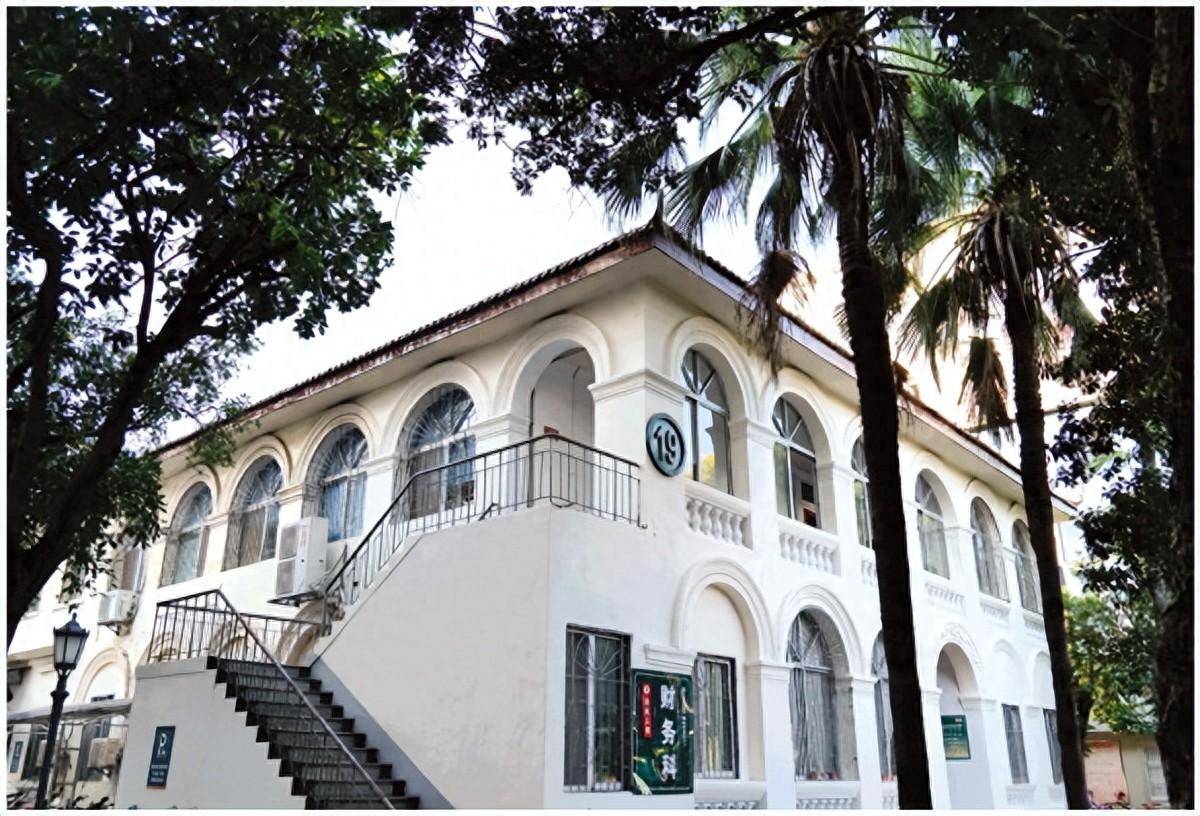 桂林医学院乐群校区老洋房的前世今生_医生_历史_医疗