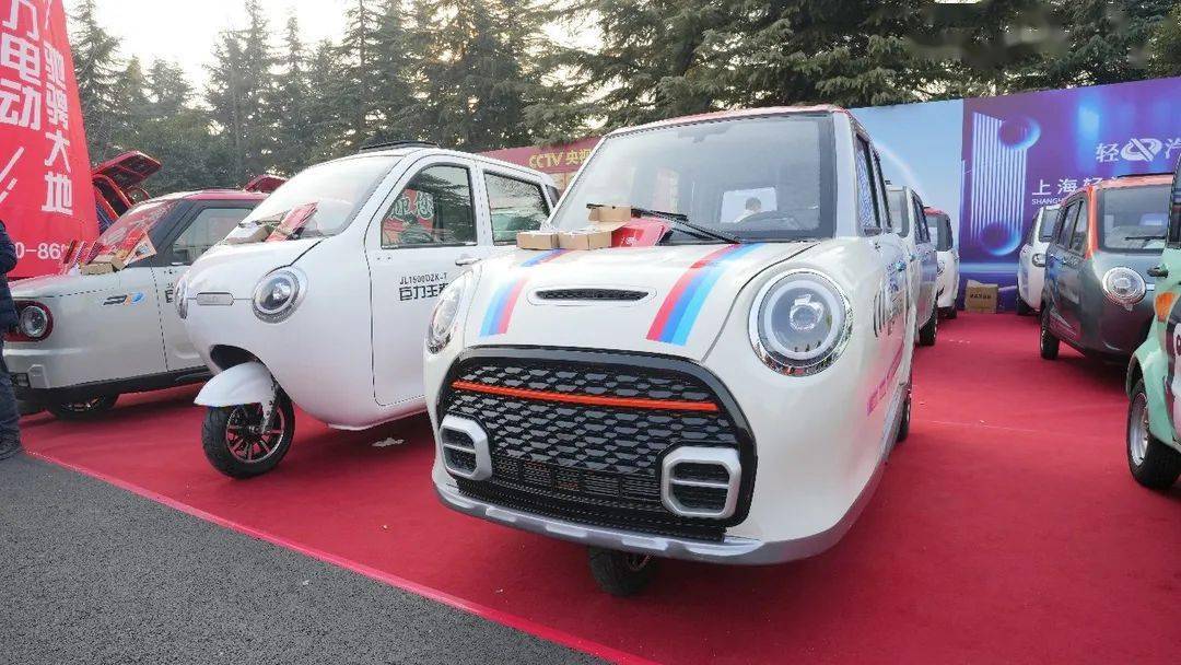 作为篷车行业崛起的领军品牌之一,巨力电动专注于电动三轮车和电动