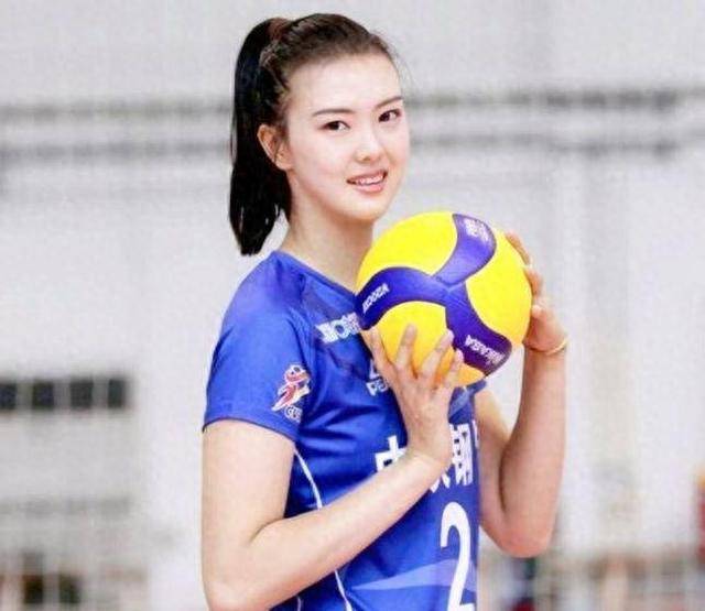 19时,张常宁官宣意外决定,3字表态,蔡斌批准,龚翔宇心疼_中国女排