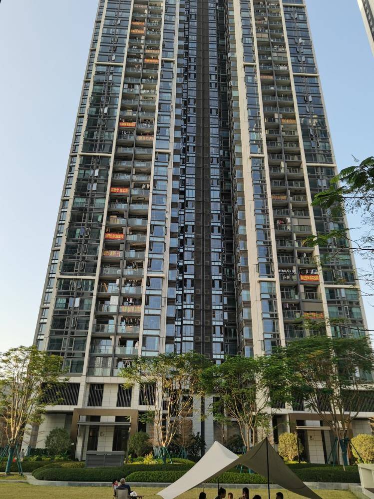 深圳一业主称刚买完房楼盘就降价几十万销售,开发商:中介虚假宣传_优惠_售楼部_力度