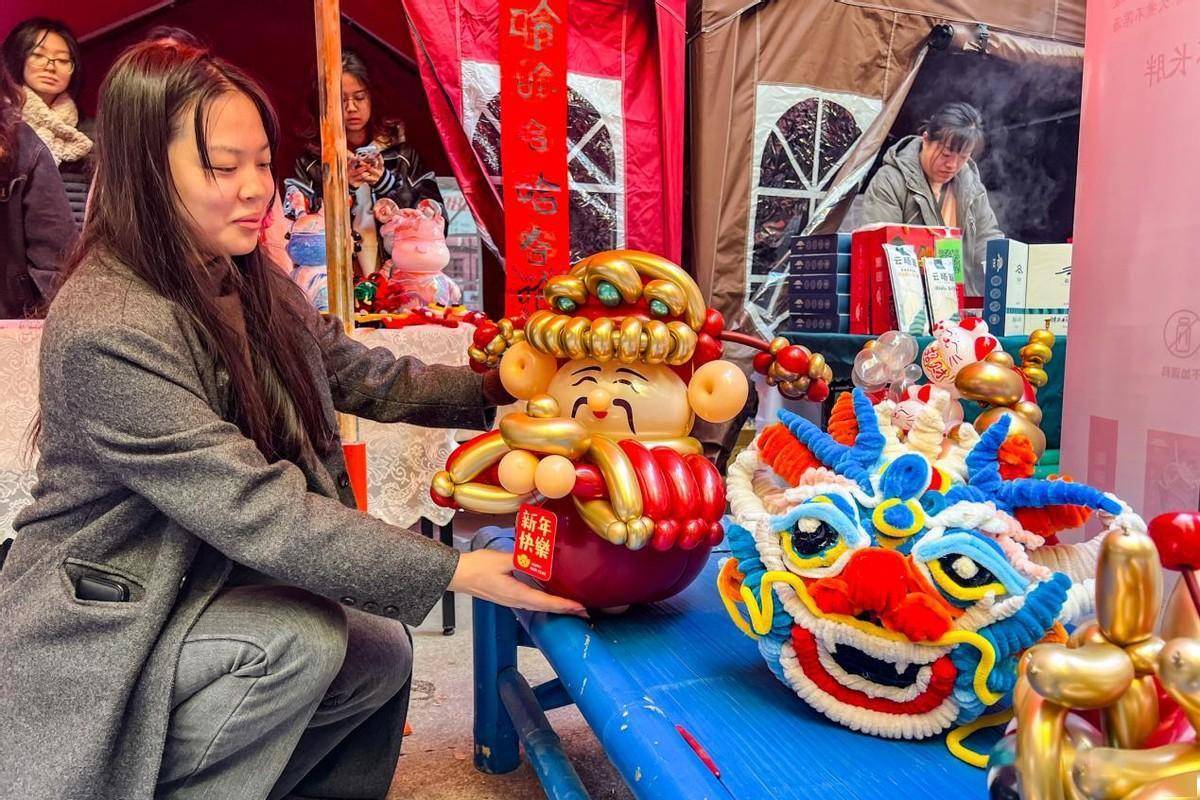 春節將至,年味漸濃,漢口北年貨節熱鬧開場_市民_活動_消費