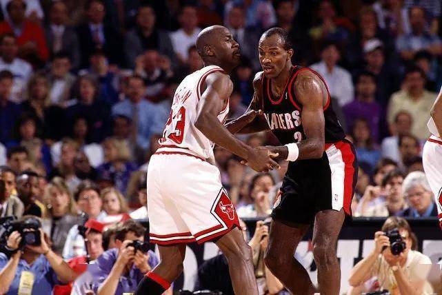 内科尔西361万,杜德利350万,威廉姆斯320万,格兰特299万,罗宾逊273万